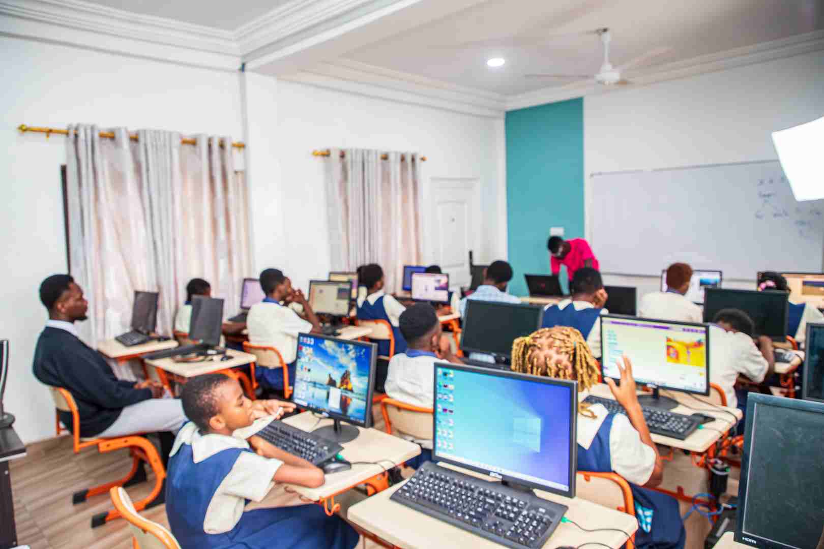 KNAS Gallery Image 11